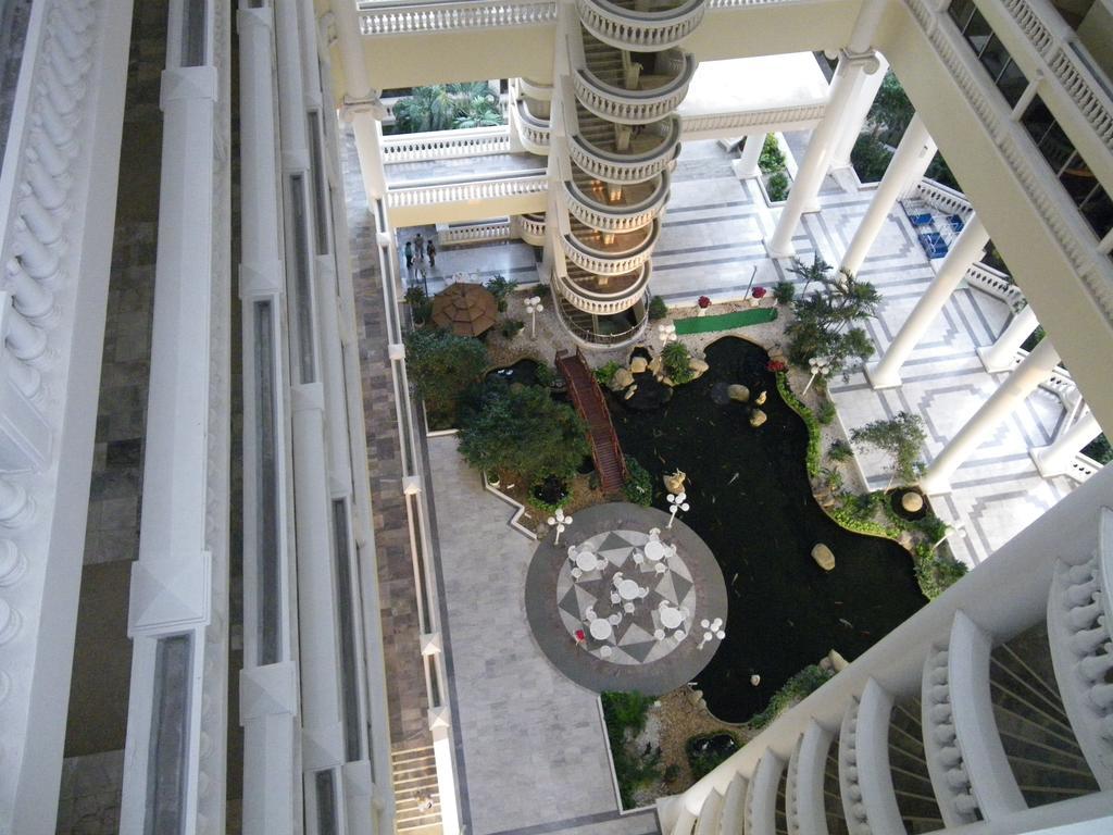 Sky Beach Apartment Pattaya Buitenkant foto